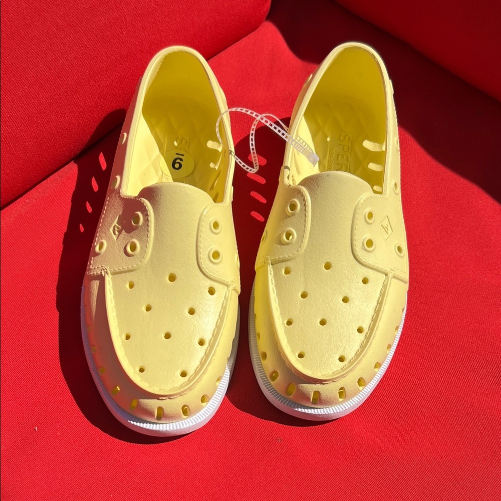 Sperry Top-Sider plastic yellow and white boat style shoes. NWOT